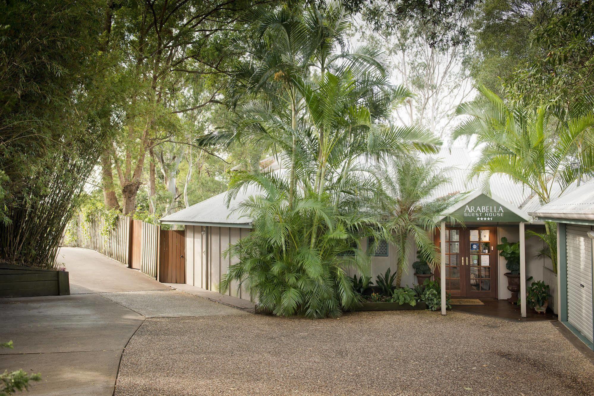 Arabella Guesthouse Alexandra Headland Exterior photo