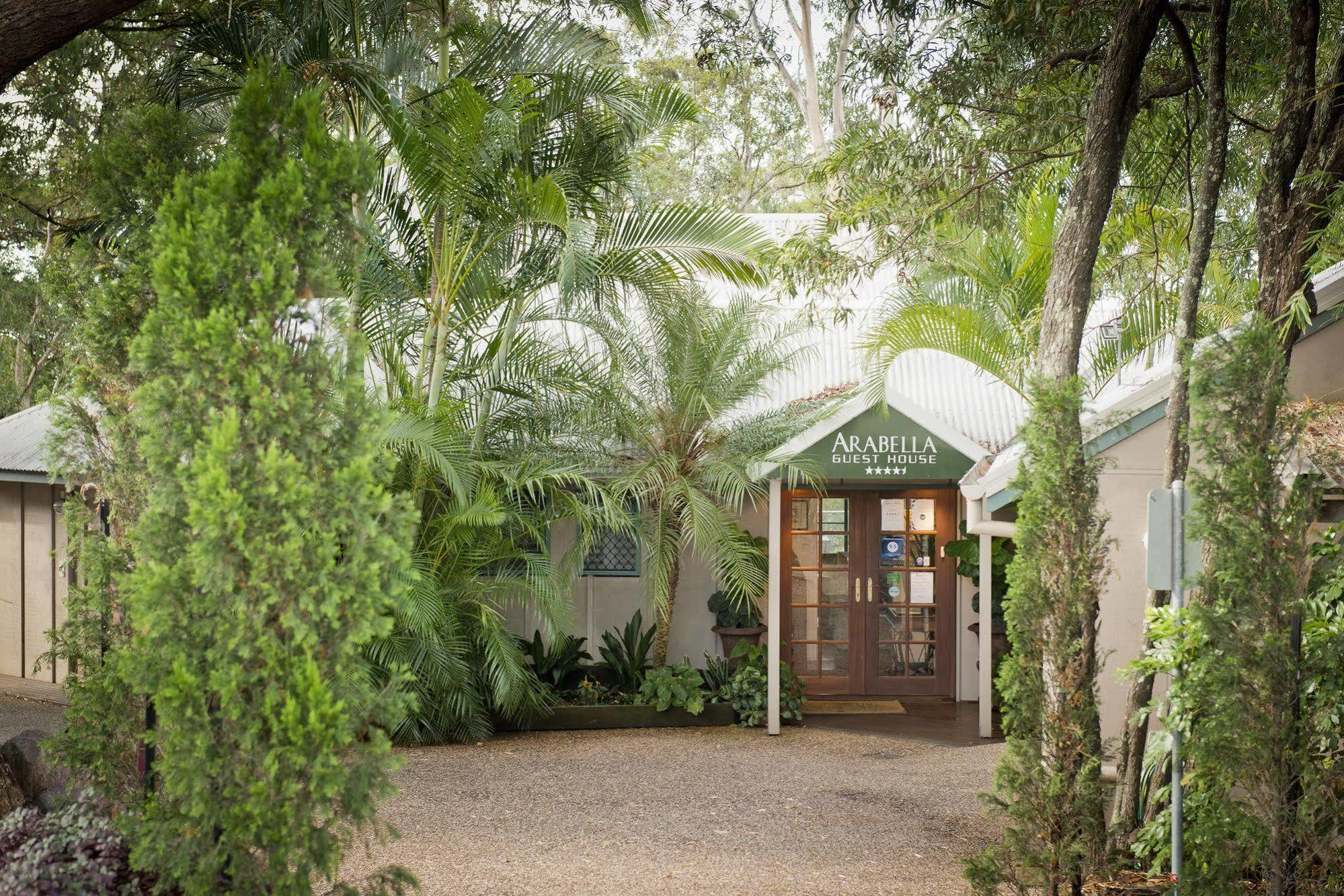 Arabella Guesthouse Alexandra Headland Exterior photo